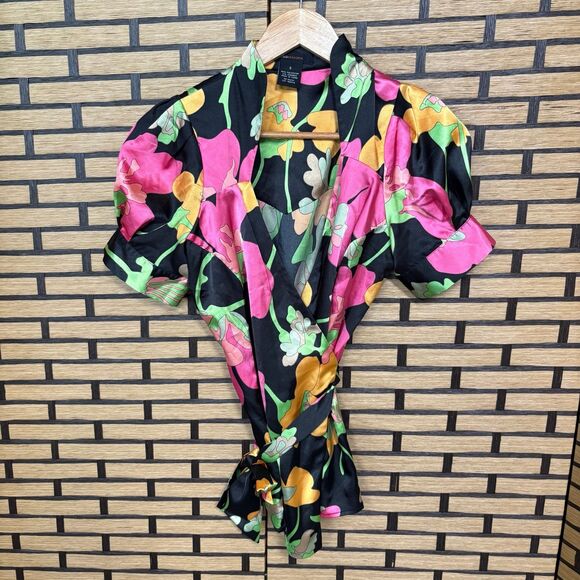 BCBG Maxazria Black Floral Wrap Style Top Size Small - Picture 1 of 7